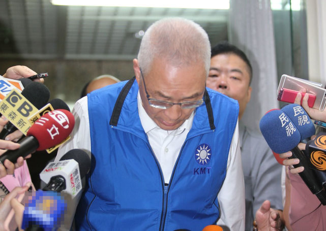 批陈菊是 肥滋滋母猪 吴敦义鞠躬道歉 失言该道歉 吴敦义 陈菊 国民党 黄俊英 韩国瑜