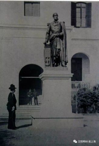 租界工部局大楼与法租界公董局大楼旧事