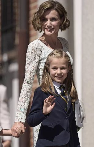 西班牙莱昂诺尔公主成长记