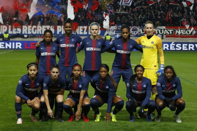 王霜进球获法国黄金时段转播 现场8700人见证