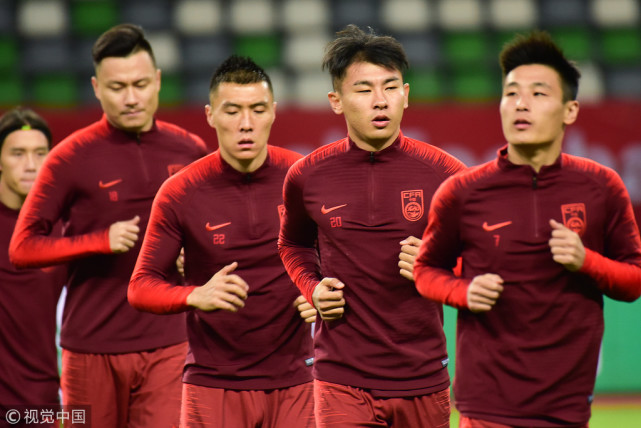 国足预计首发:三四后卫自由切换 武磊郜林冲锋