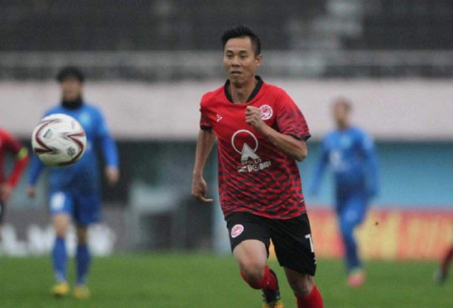 48岁前国脚参加老甲A遭暴力飞铲 胡志军:相信