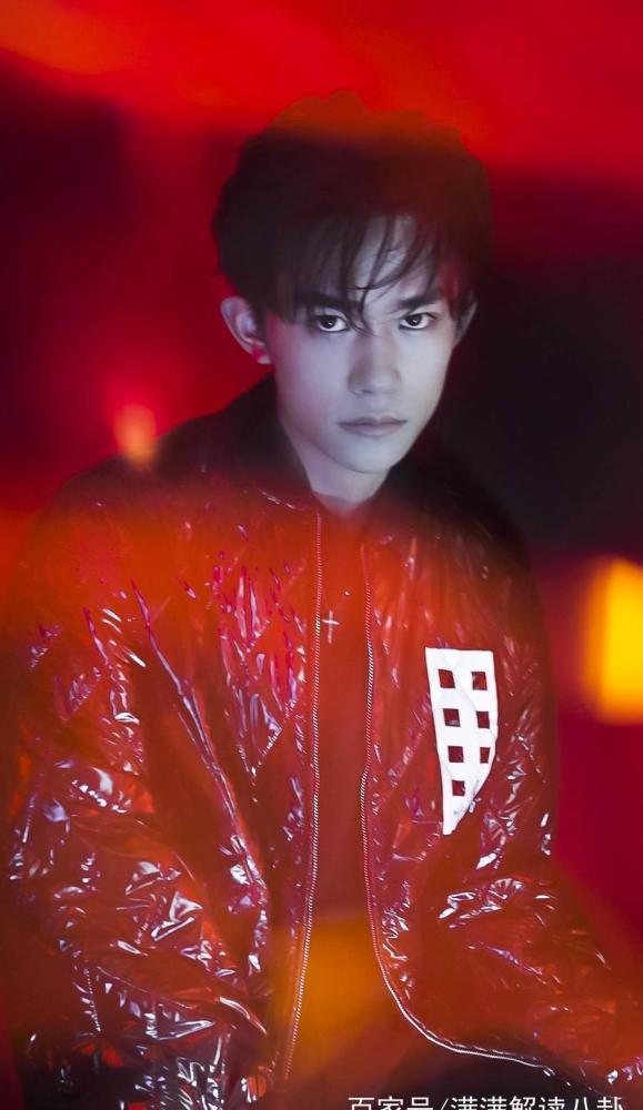 易烊千玺成人礼生日会官宣,主题名称别出心裁