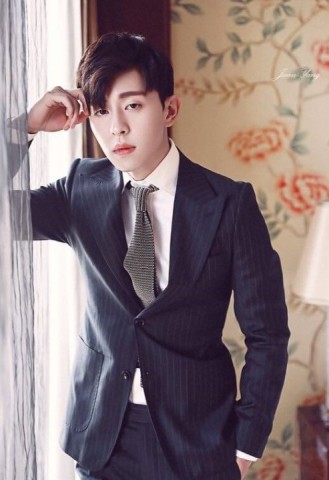 有一种性感叫邓伦的腿毛,看到他小腿,网友:你把猴子毛拔光了?