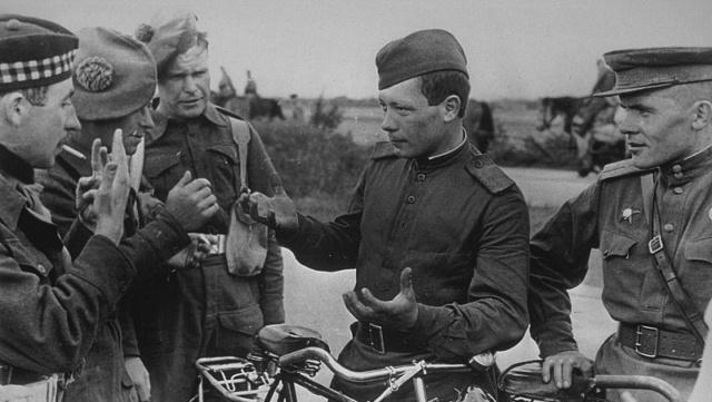 签署慕尼黑协定令张伯伦、达拉第两人到