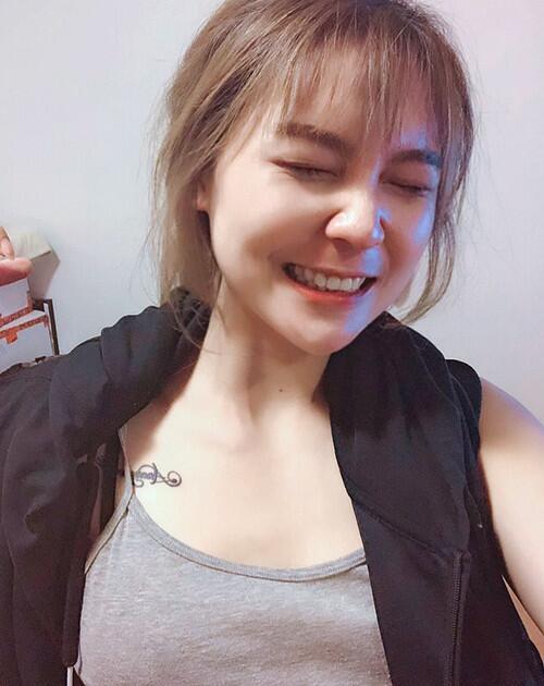 泰国17岁女排运动员素颜走红 网友:明明可以靠脸吃饭