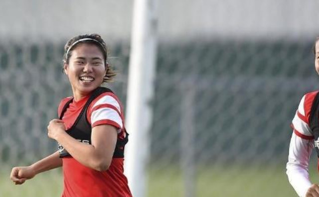 女足名将去马来西亚度假,曾让日本队吃尽苦头,网友:颜值担当