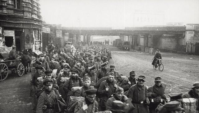 签署慕尼黑协定令张伯伦、达拉第两人到