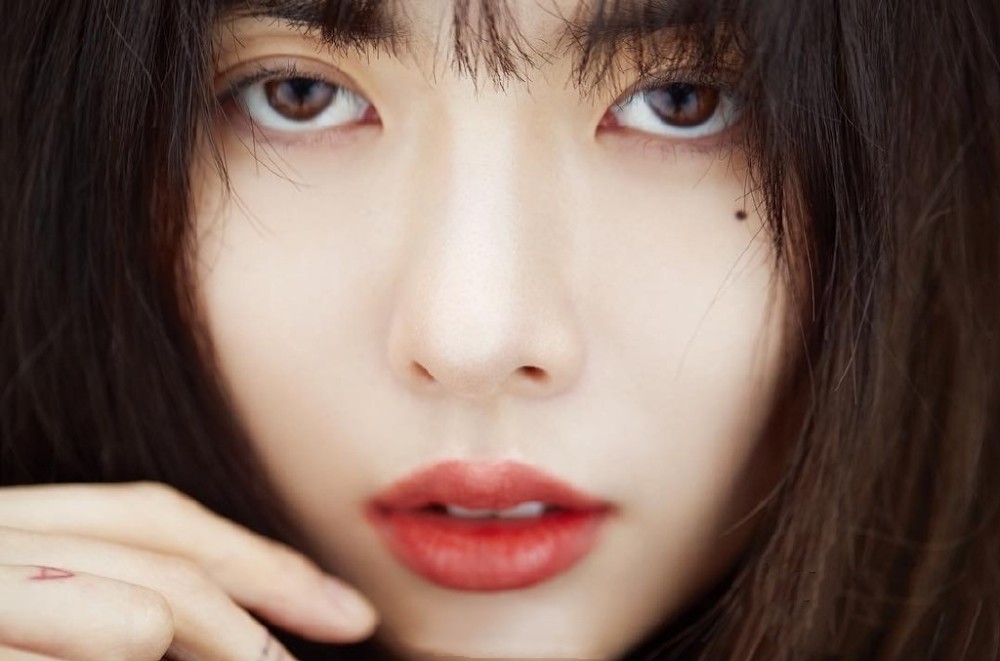 素颜的金泫雅你见过吗?去掉浓妆，清爽拍大片，少了红唇不敢认