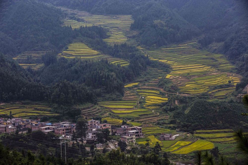 广东最穷三个县,两个归清远,一个给汕头,其中