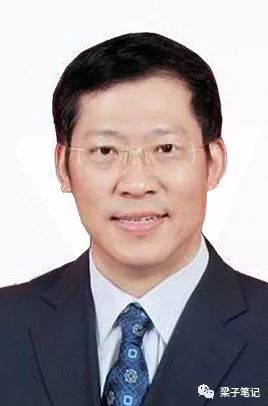 个人简历胡焯,男,汉族,1963年3月生,江西永新人,江西省委党校法律专业