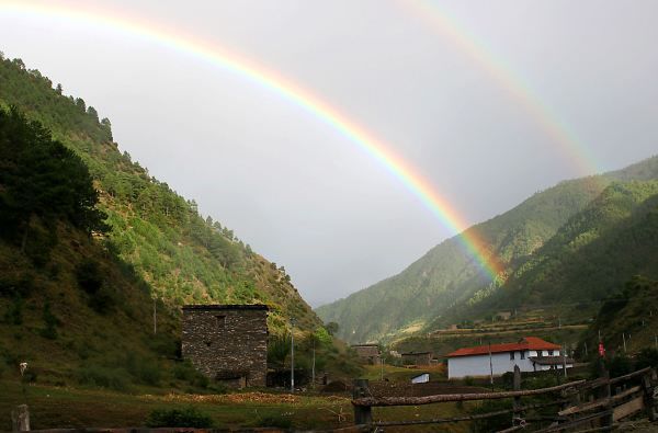 霓与虹(资料图)
