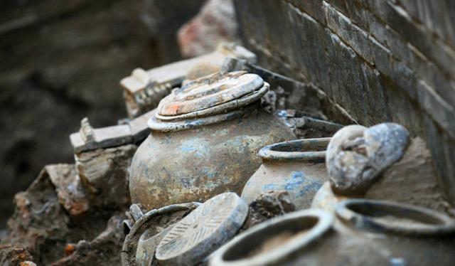 实拍:隋炀帝墓发掘现场,遗骸不知去向,只剩下两颗牙齿