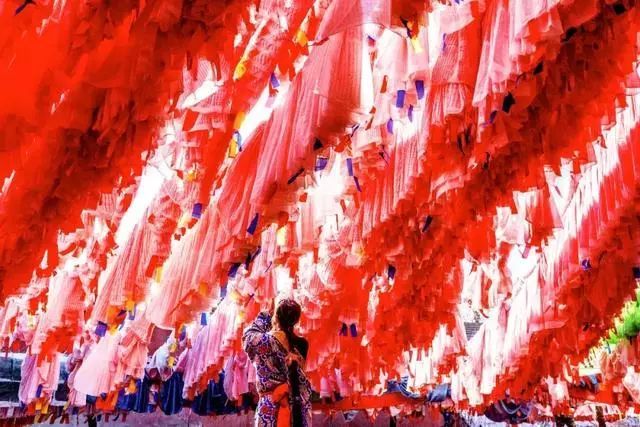 你知道藏区人念的六字真言是什么意思吗,原来