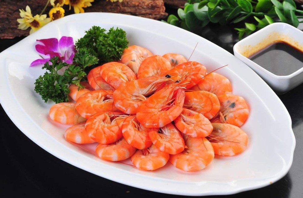 大厨说漏嘴:白灼大虾有讲究，做对这两个步骤，虾肉不腥还鲜嫩