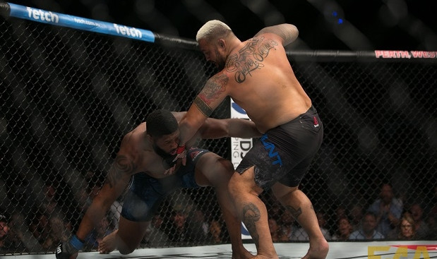 "剃刀"布莱兹不仅要复仇铁血还要打破ufc重量级纪录