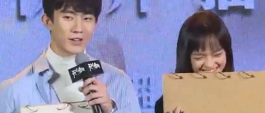 《天坑鹰猎》王俊凯做人工呼吸,被拍成吻戏,导演是这样解释的!