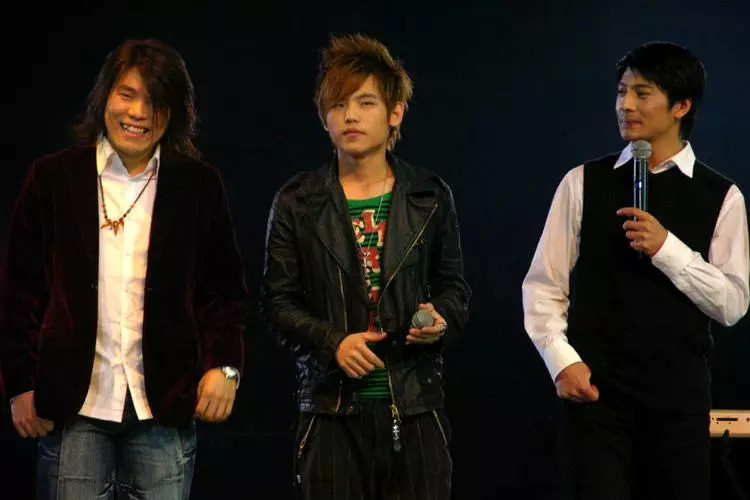 拼多多版林俊杰们的山寨生意