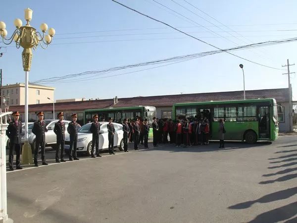 升学有道,求职有门—阳原职教中心喜迎四中师生参观