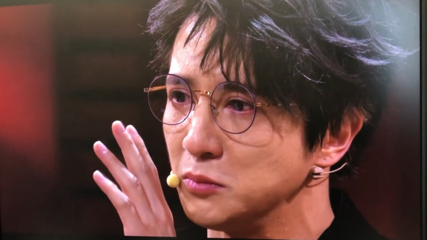 薛之谦录节目情绪失控大哭被批戏精:用眼泪博