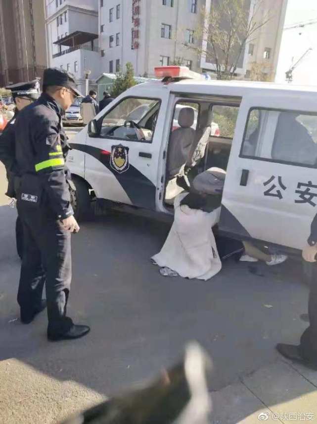 渭南女子寻衅滋事 辱骂,推搡民警