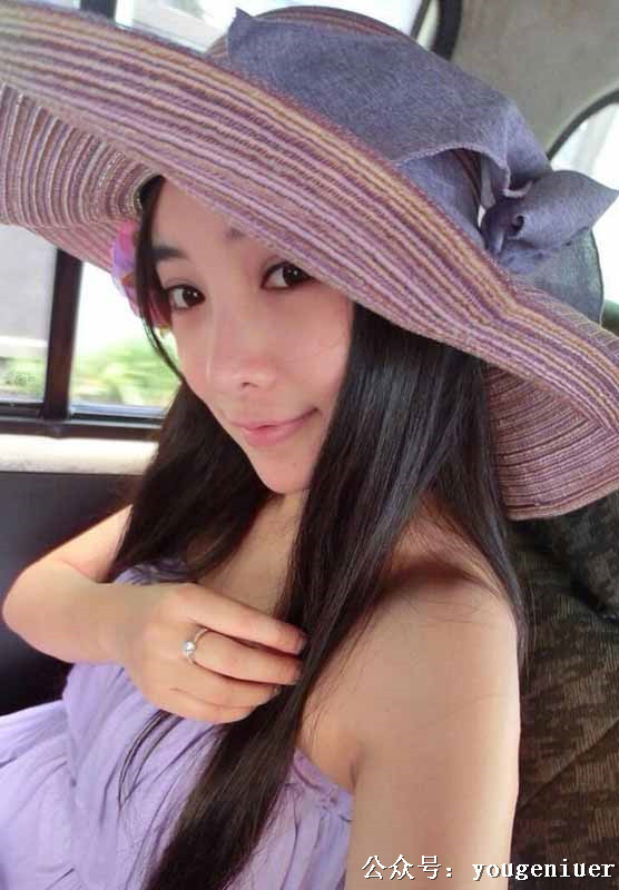 四川音乐学院校花胡恩绮写真