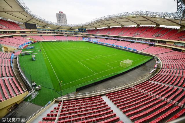 场,天津泰达足球场,成都龙泉驿球场,上海金山足球场和天津团泊足球场