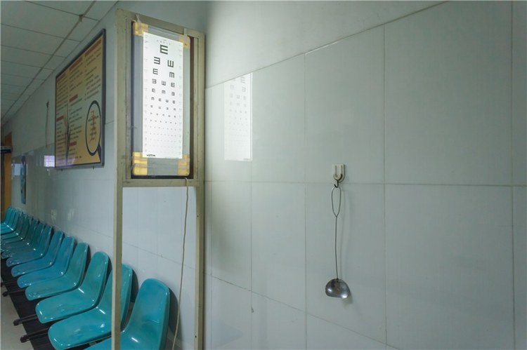 配眼镜验光,去医院还是眼镜店?医学验光是准确