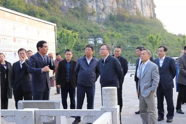 桂林市委书记赵乐秦陪同邵阳市党政代表团一行到崇华中医街考察