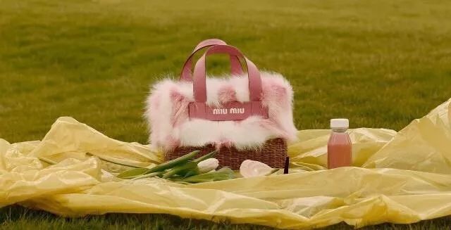 D&G凉了,隔天开秀的MiuMiu才是真赢家