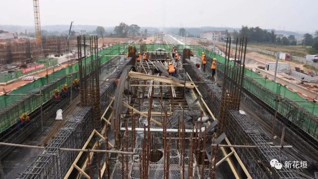 花垣人享福了以后乘高铁去重庆和长沙只要1个多小时了