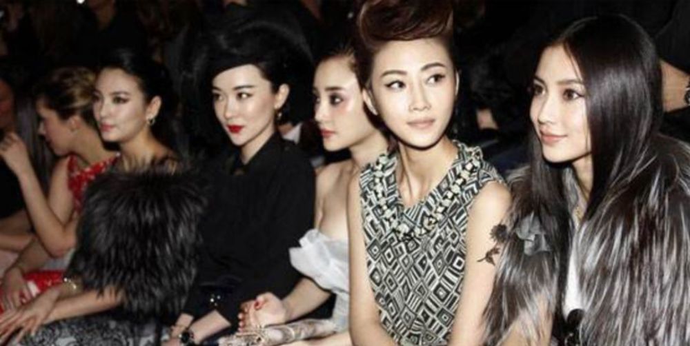 削骨、下巴装了又拆,吴谨言折腾很久还是长相