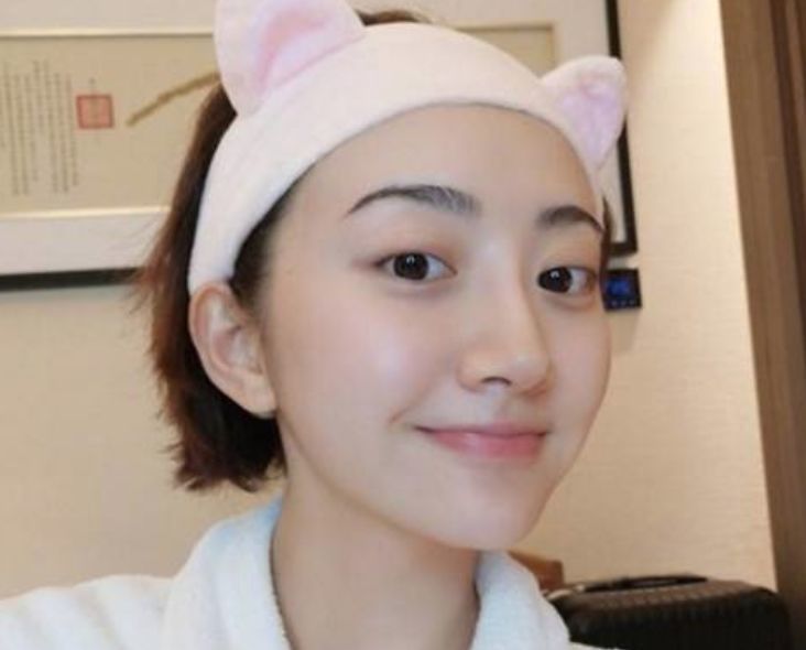 骨、下巴装了又拆,吴谨言折腾很久还是长相奇