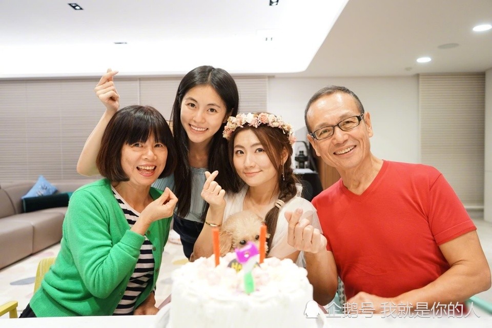 记得小时候舟舟觉得she里最漂亮的就是她了,即使后来拍戏受伤,她也