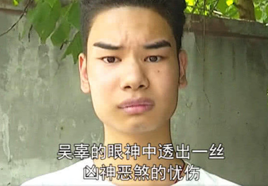 眉毛哥小吴爆火后,理发店又捧新网红,网友:这