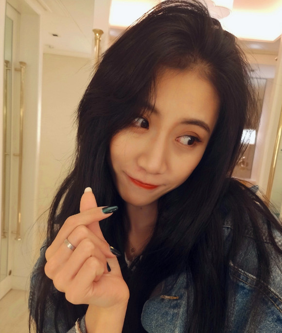 小仙女变前任?仙洋发博宣布分手,评论区已被攻陷!网友:慎重啊