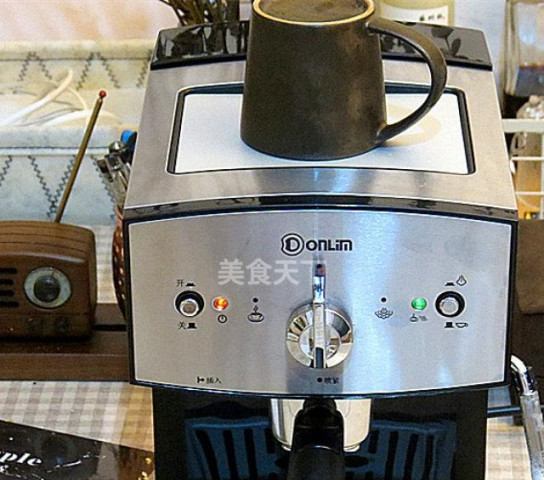 教你制作摩卡咖啡 甜甜的口感有着品味爱情的感觉