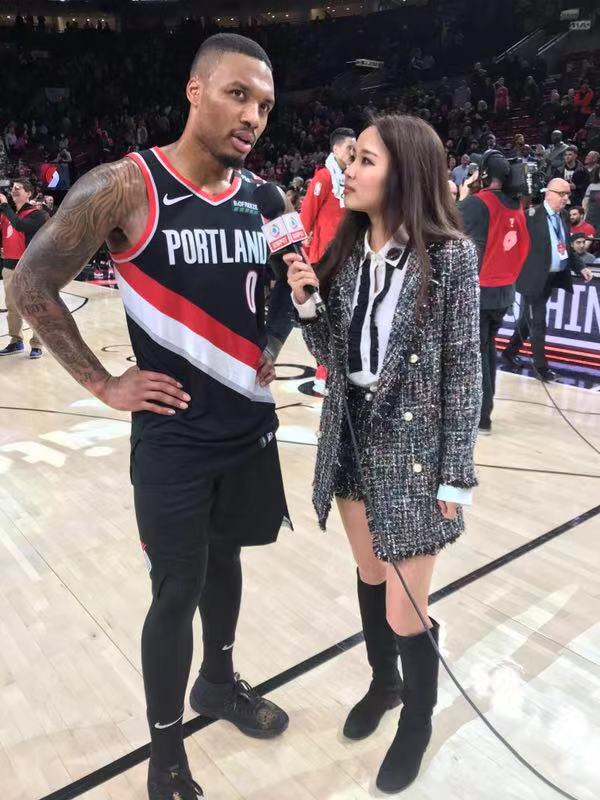 13:00利拉德独家做客企鹅直播 与烤肉姐畅聊球