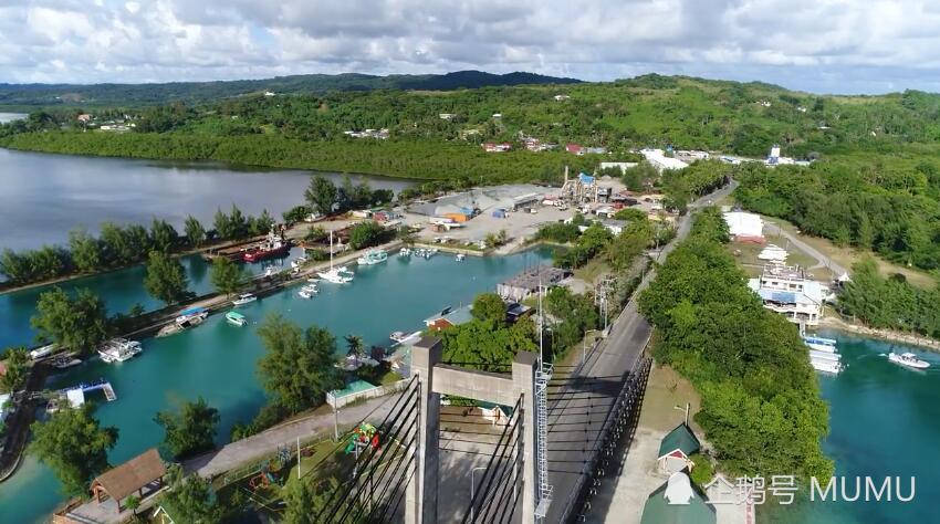 这个国家讨好日本,国旗都模仿日本,取消中国航