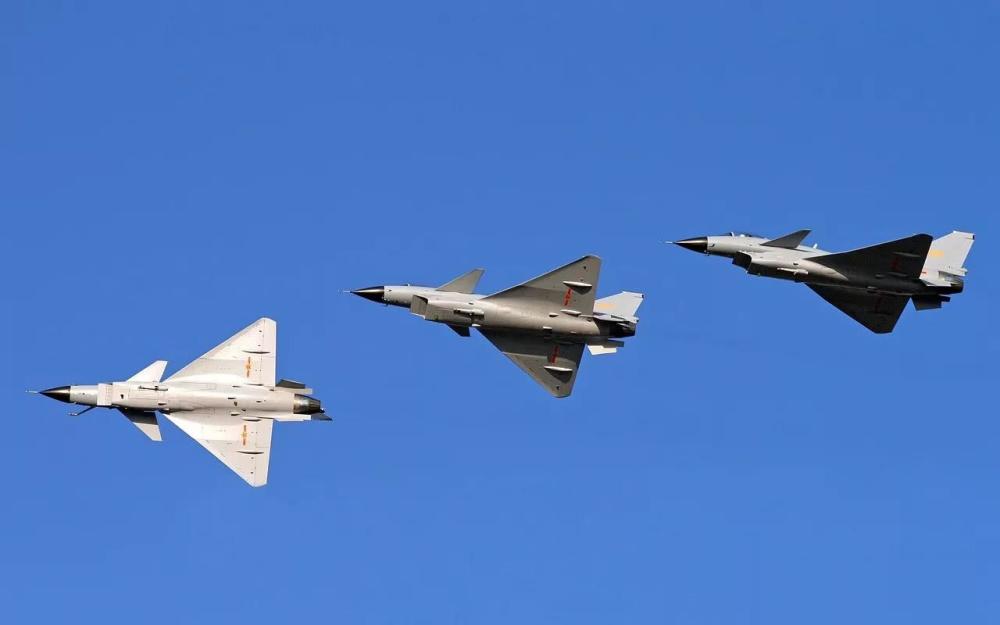 对于歼19至少有3种说法它到底是什么战机