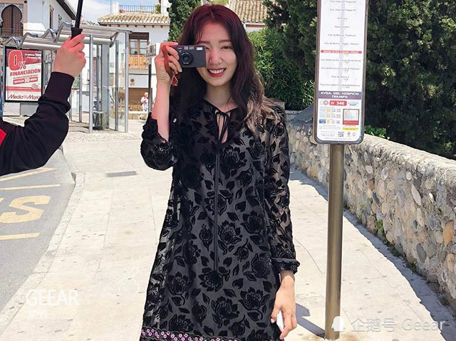 朴信惠收割男神魅力依旧!新剧未播但同款发型