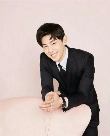 原来邓伦也有纹身,只是太隐蔽了,而且纹身还有特殊意义!