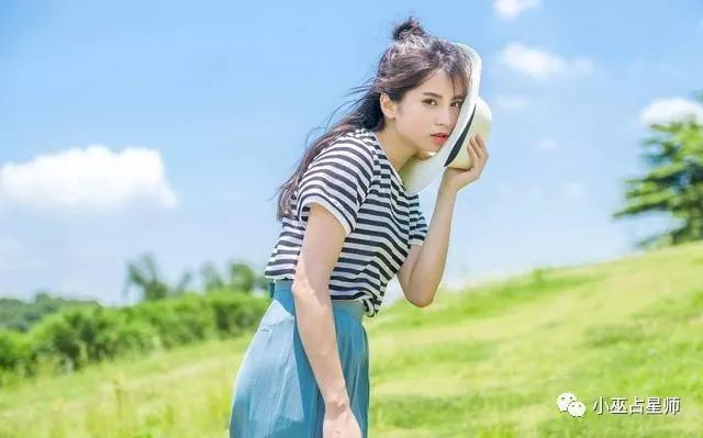 塔罗牌c.权杖7   正位