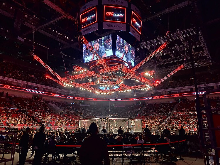 ufc挤占国内搏击市场嘴炮跨界战一龙高层不存在的