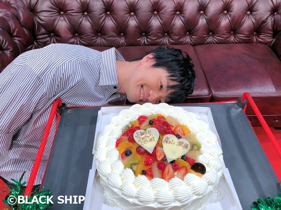 福山润40岁生日会惊现捆绑play蛋糕