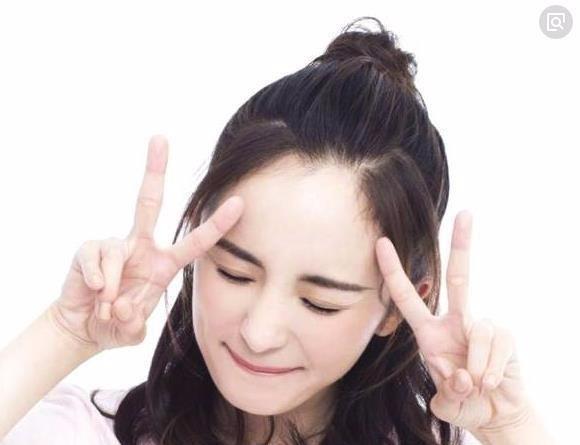 杨幂被制成娃娃
