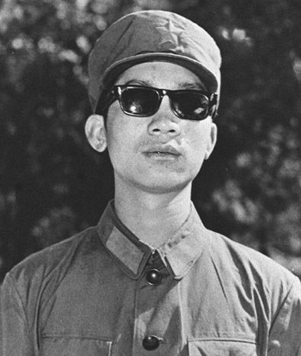 老山战役最有骨气的军人照被遗忘的硬骨头排排长