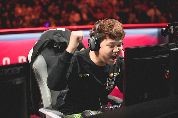 老将的沉默!鼠王pray直播一语让人心酸 退役成其首选?