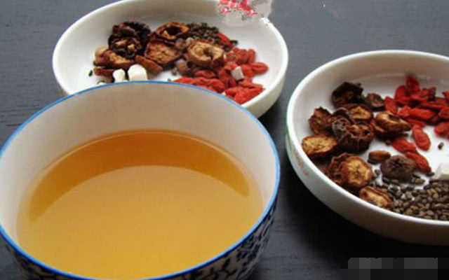 减肥瘦身就喝它,早晚各一杯,坚持20天"水桶腰"变"小蛮腰"