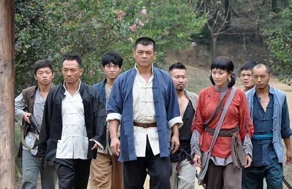 这部剧呢在豆瓣上连个评分都没有,但演员阵容中,有大家熟悉的tvb五虎